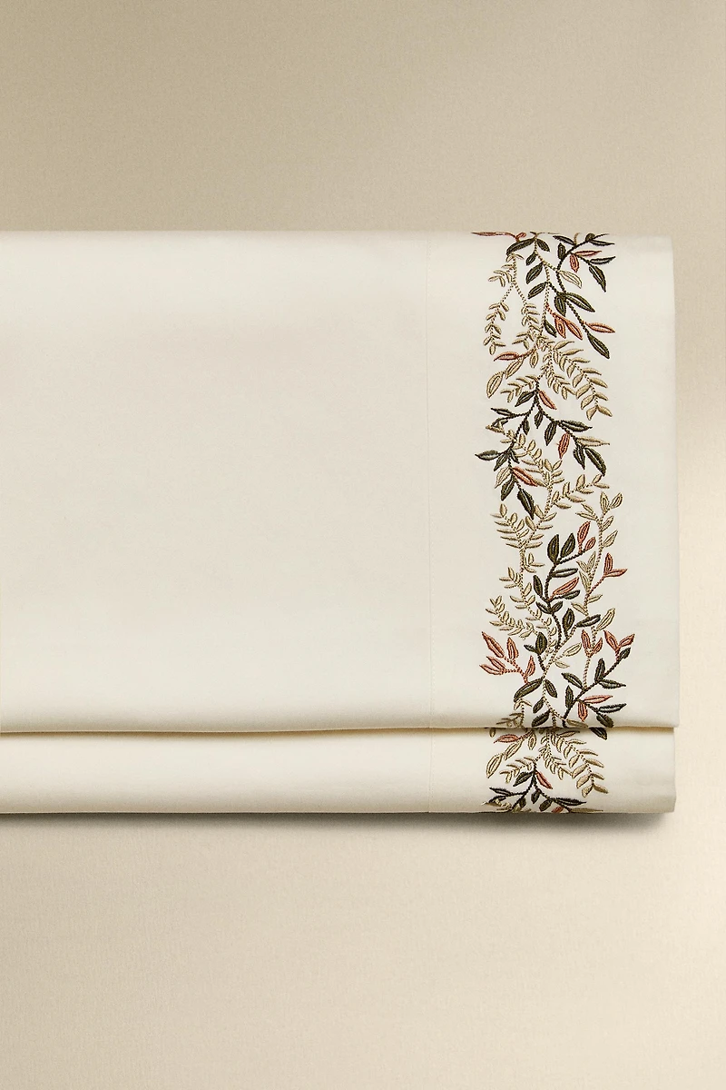 SATEEN FLAT SHEET WITH EMBROIDERED LEAVES