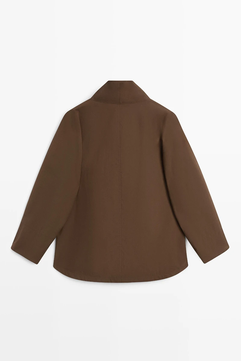 Cape jacket with collar detail