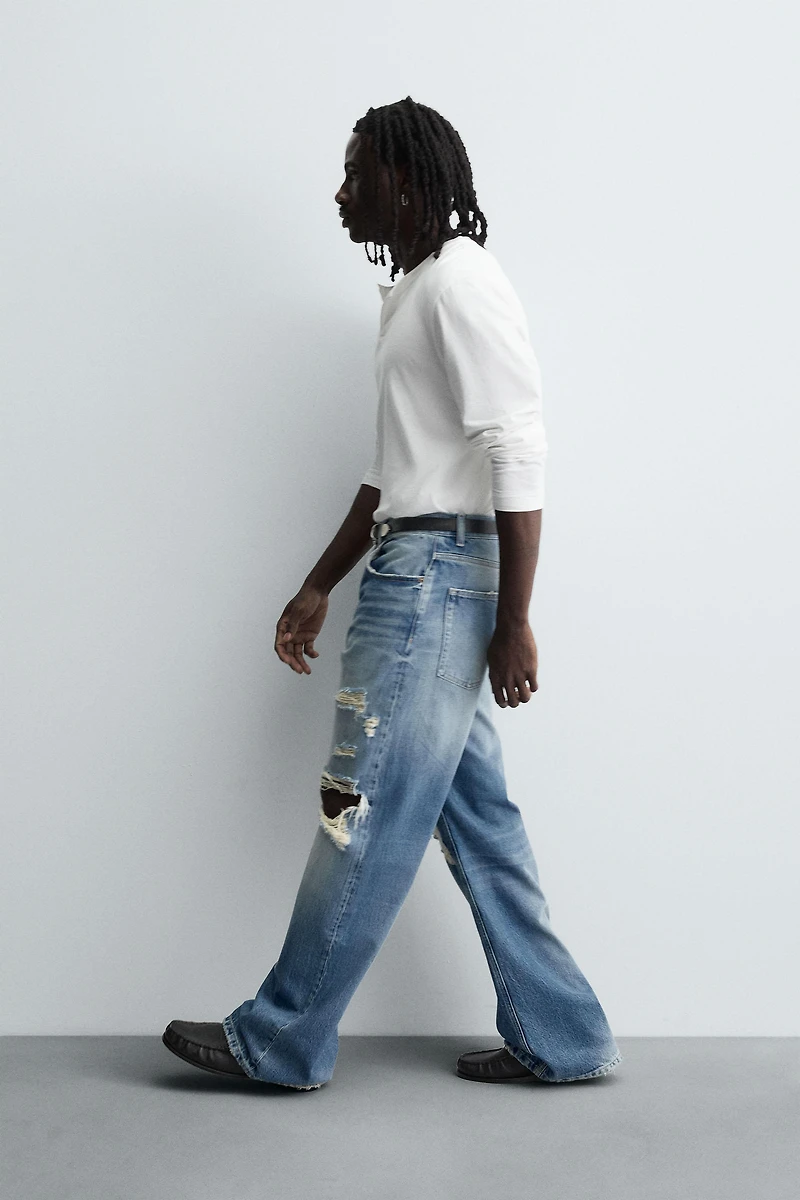 RIPPED RELAXED FIT JEANS