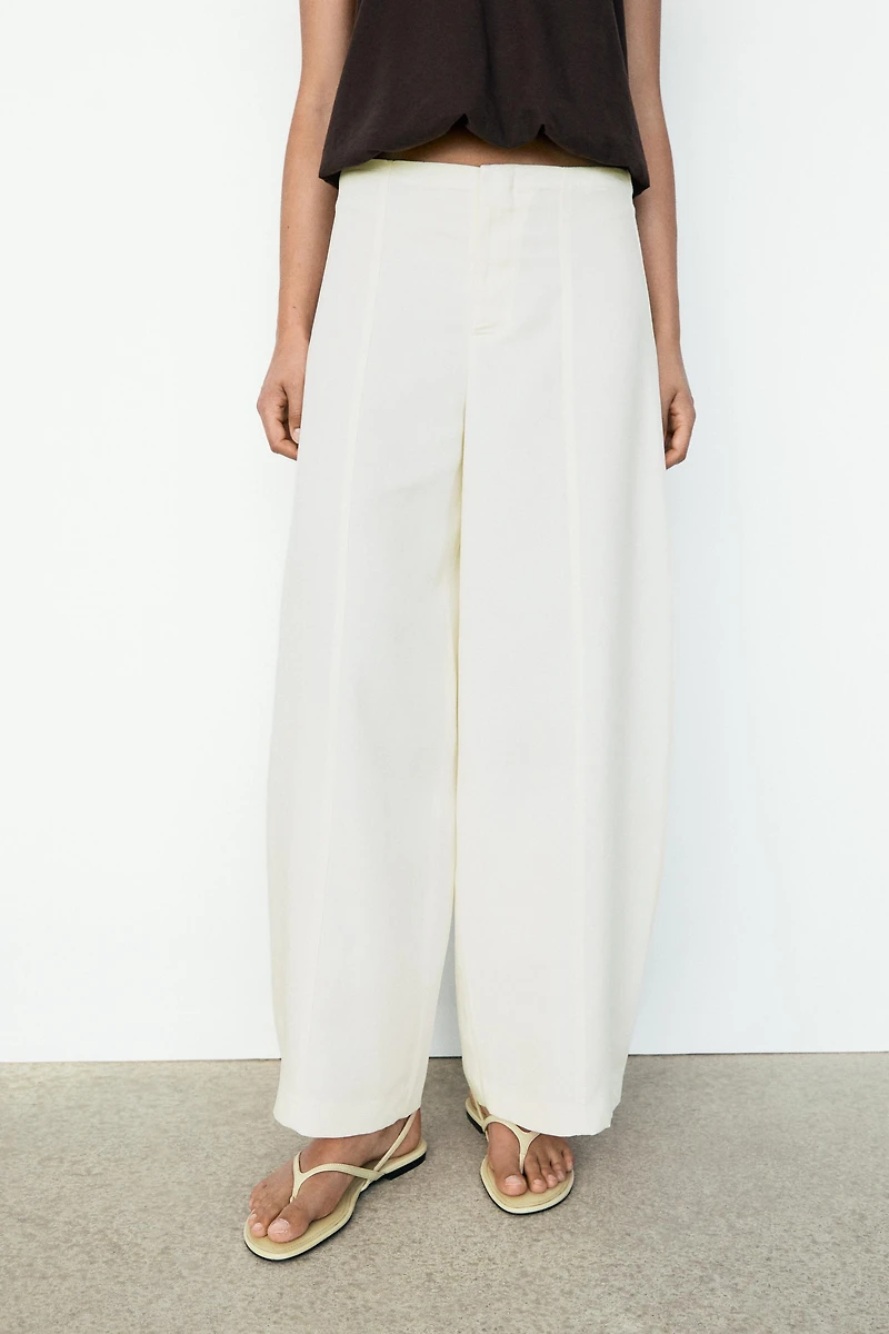 Flowing barrel fit trousers