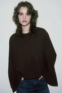 CAPE SLEEVE T-SHIRT