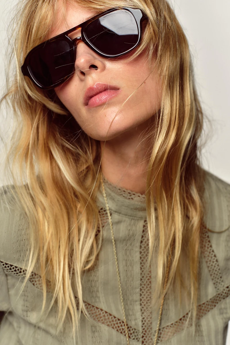 LACE TRIM ROMANTIC SHIRT