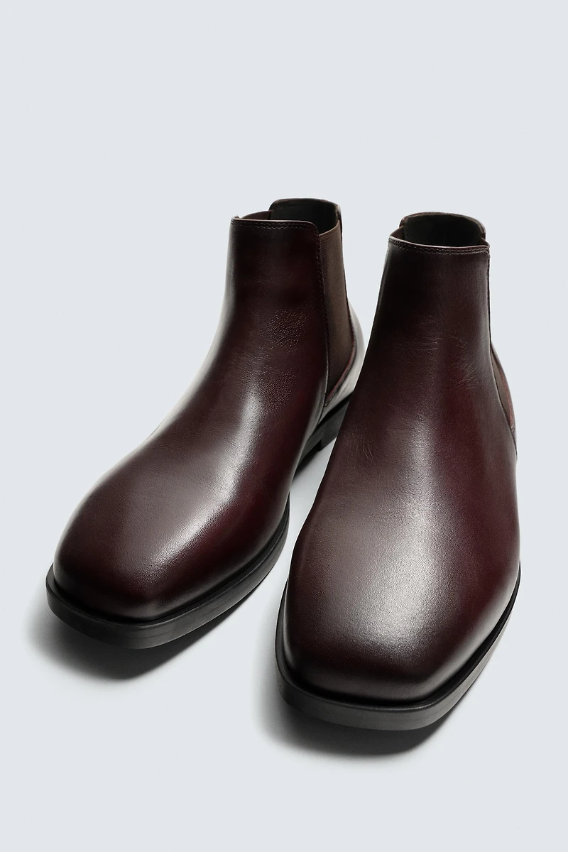 LEATHER CHELSEA BOOTS