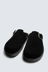LEATHER BUCKLE CLOGS