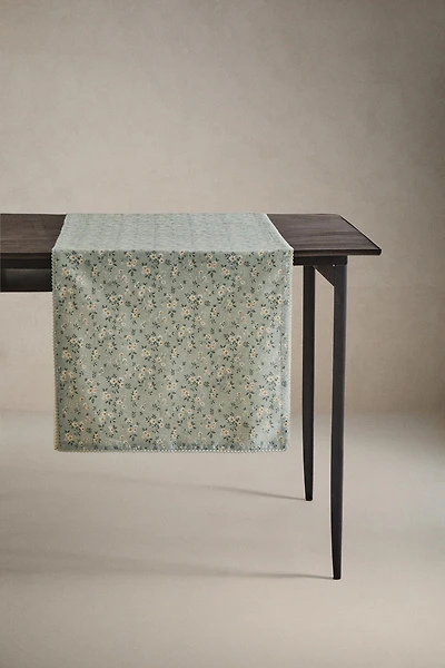 CHEMIN DE TABLE FLEURS SAUVAGES AVEC DENTELLE