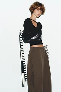 RIBBED SQUARE NECK TOP