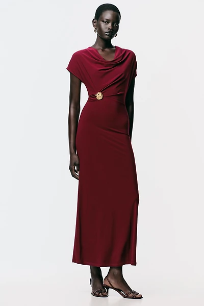ROBE DRAPÉE ORNEMENT