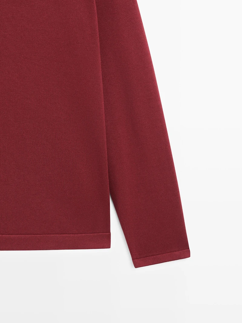 Cotton knit crew neck sweater