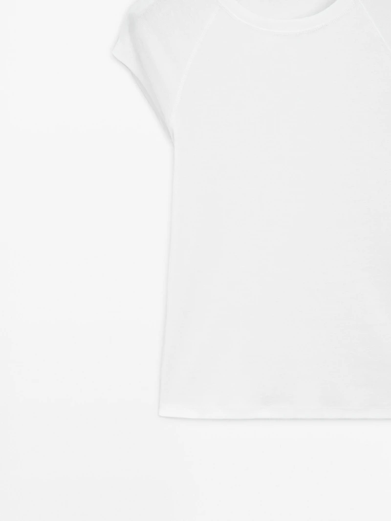Cotton T-shirt with short raglan sleeves