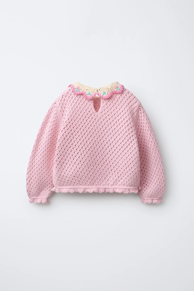 PULL EN MAILLE AVEC COL CROCHET