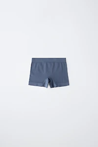 AGES 8-14 / THREE-PACK SEAMLESS BOYSHORTS