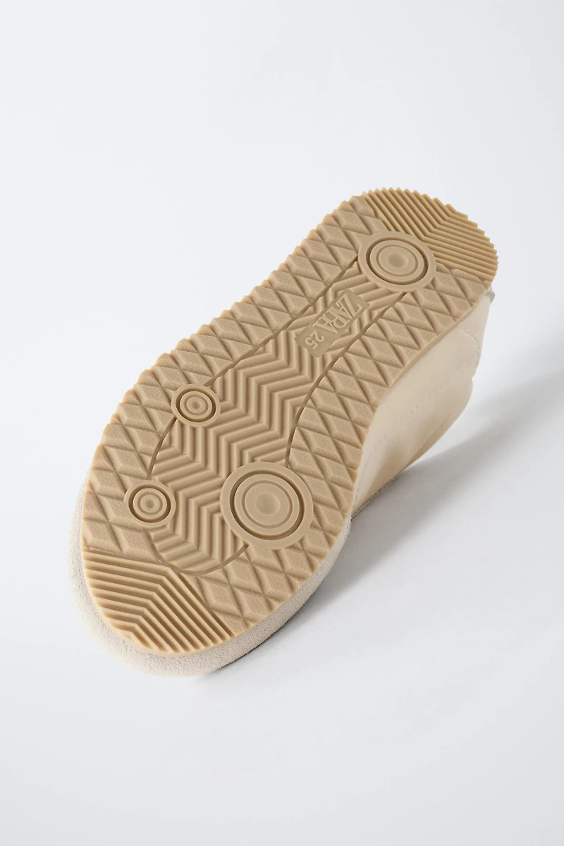 SOFT ATHLETIC SNEAKERS