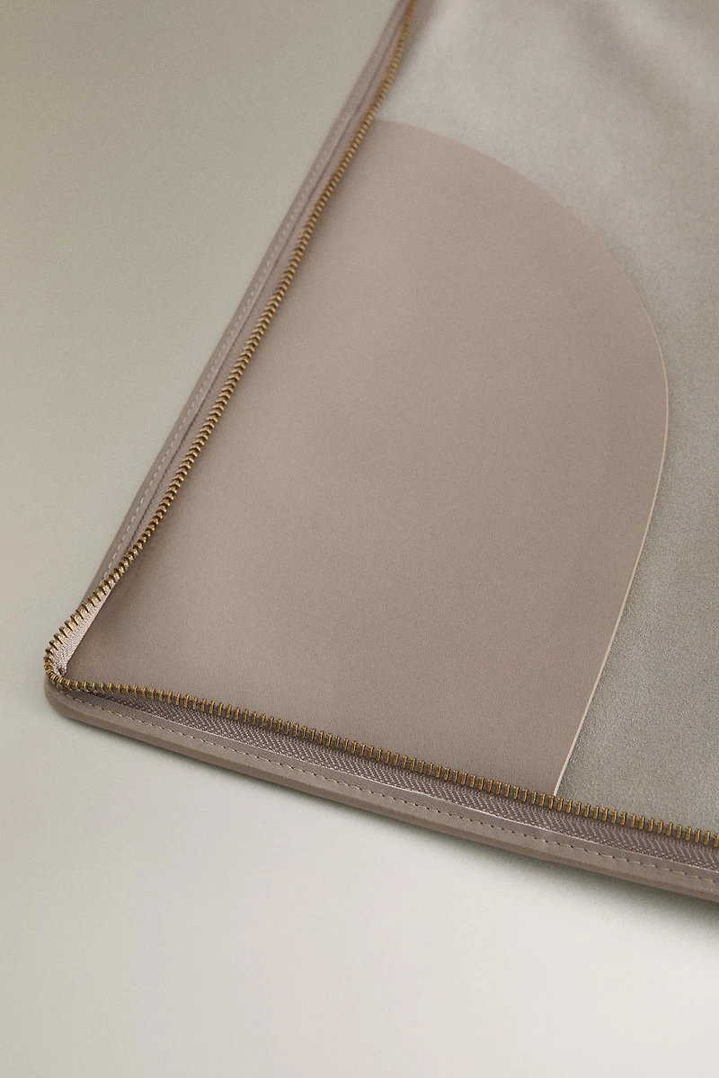 LEATHER CASE
