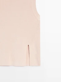 Knit top with crew neck