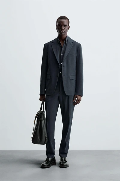 TEXTURED SUIT BLAZER