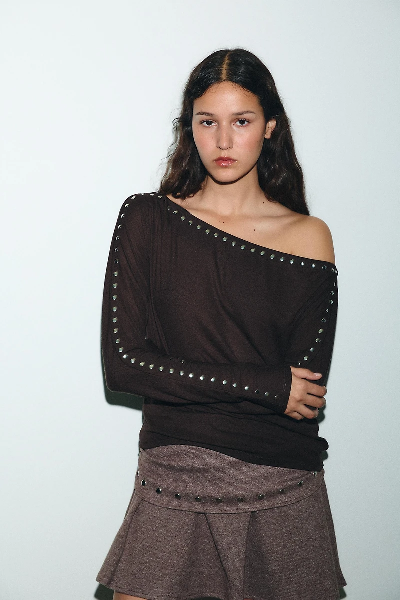 BATWING SLEEVE T-SHIRT WITH STUDS