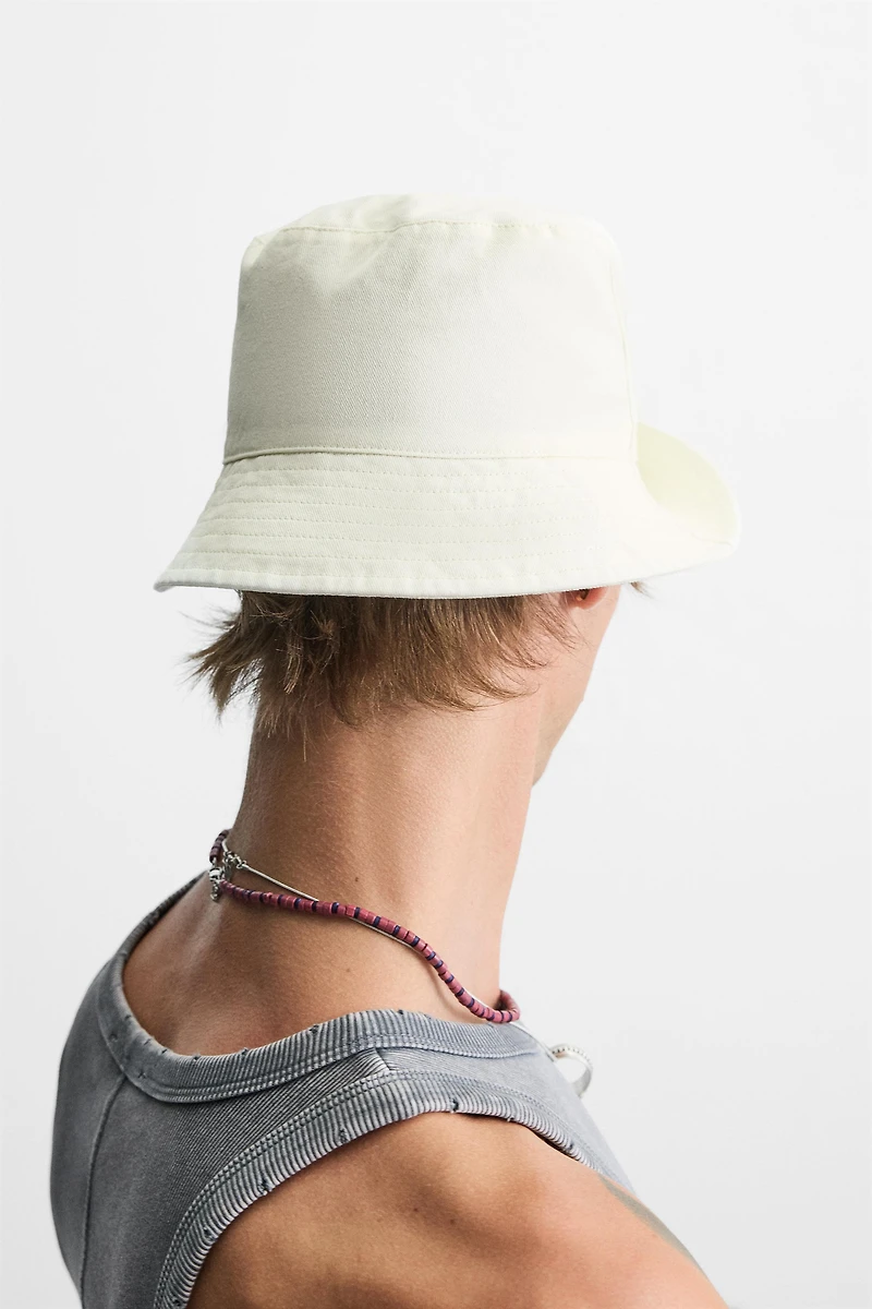 CONTRAST EMBROIDERY BUCKET HAT