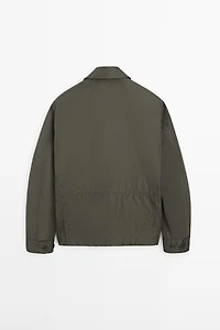 Lightweight jacket with pockets