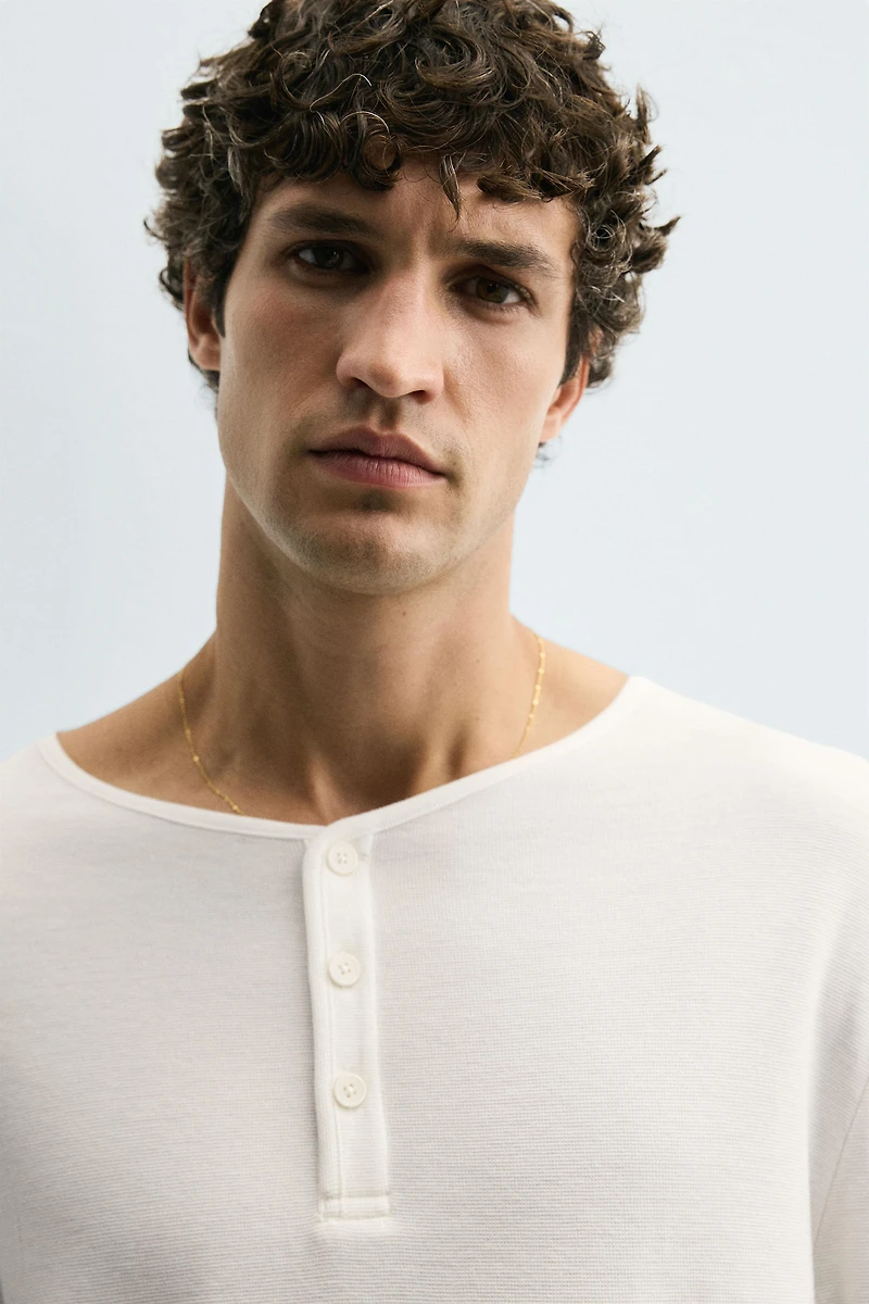 T-SHIRT QUADRILLÉ COL BOUTONNÉ