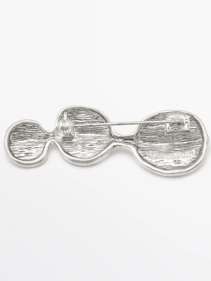 Leaf brooch