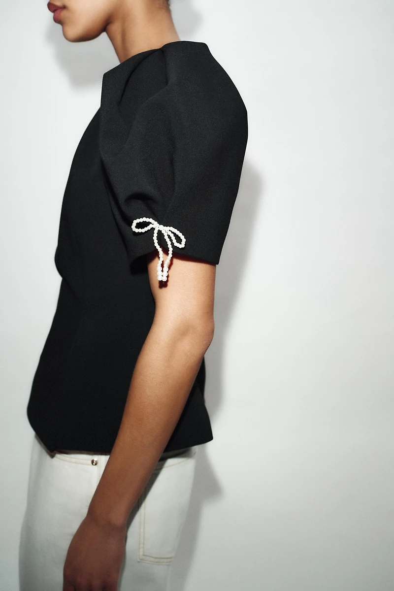 PEARL BOW BALLOON SLEEVE TOP