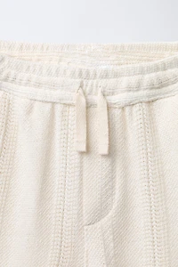 TEXTURED STRAIGHT SHORTS