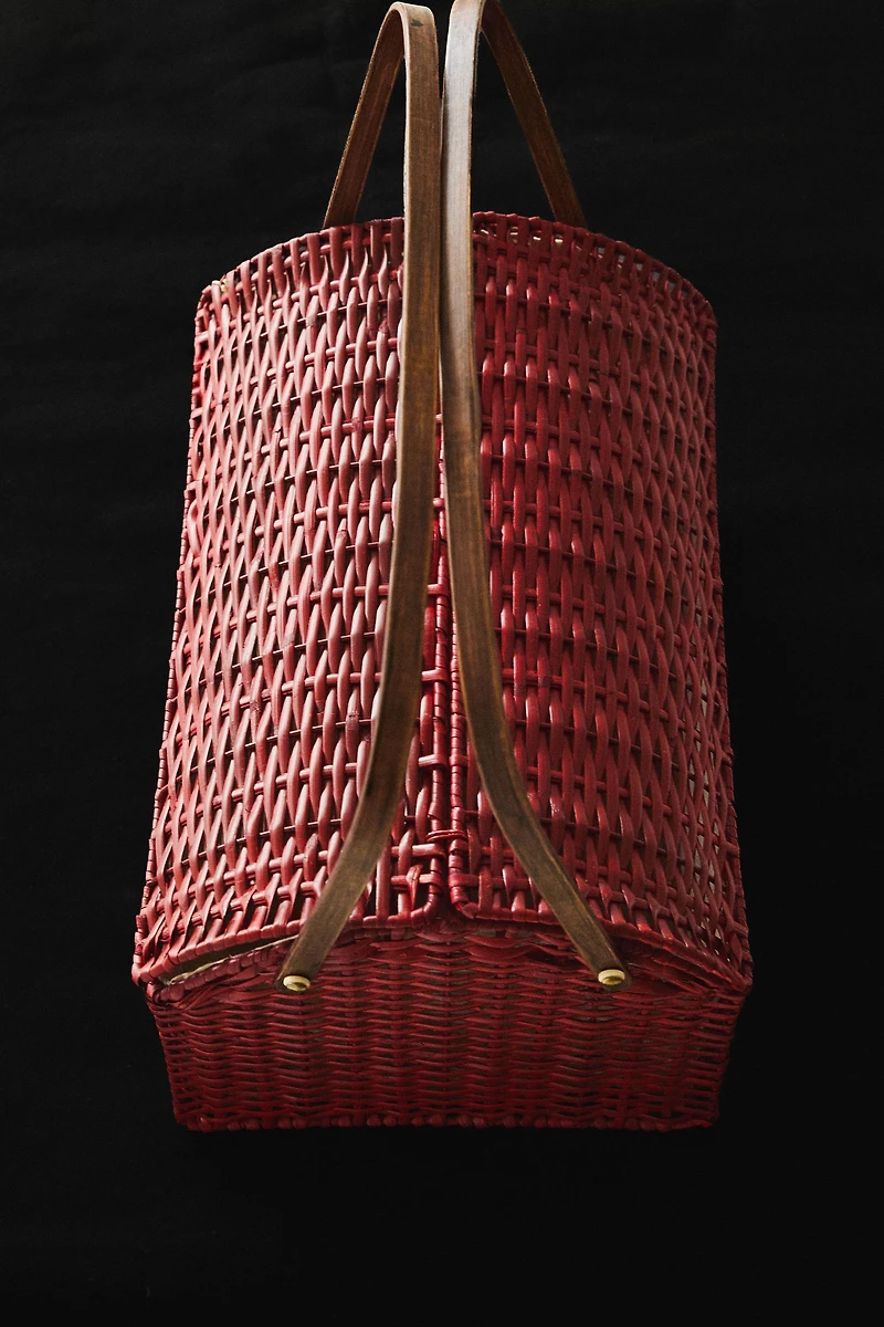 RATTAN PICNIC BASKET