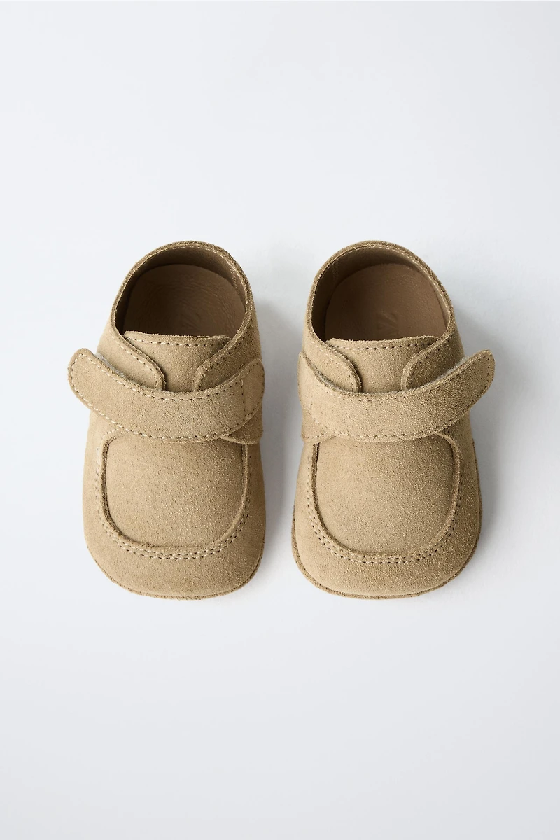 CHAUSSURES EN CUIR
