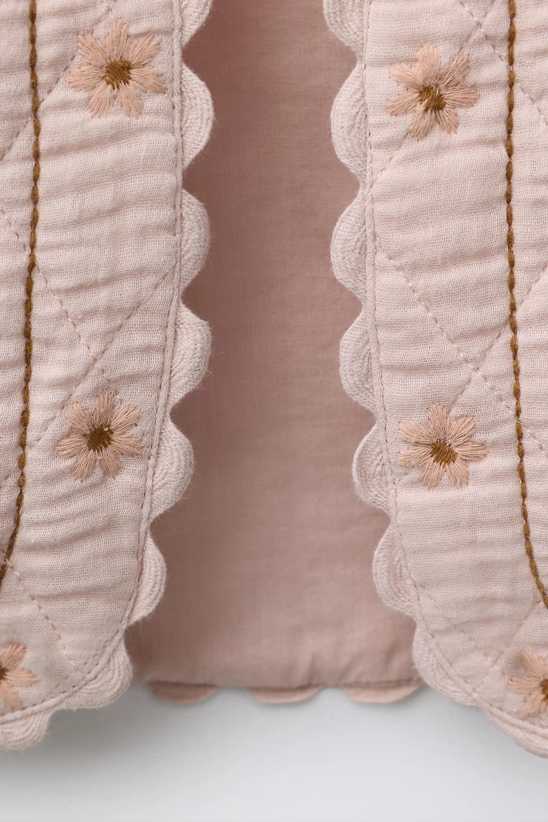 EMBROIDERED FLORAL TEXTURED VEST