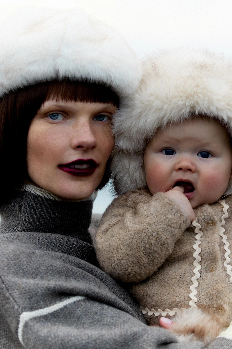 RUFFLE KNIT CARDIGAN