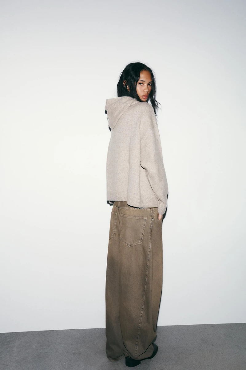 TRF OVERSIZE BARREL LOW-RISE JEANS