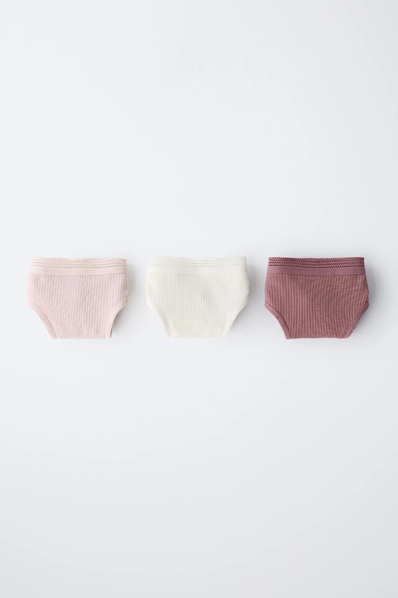 AGES 8-14 / THREE-PACK OF SEAMLESS UNDERWEAR