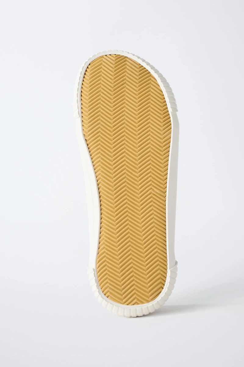 BAREFOOT SNEAKERS