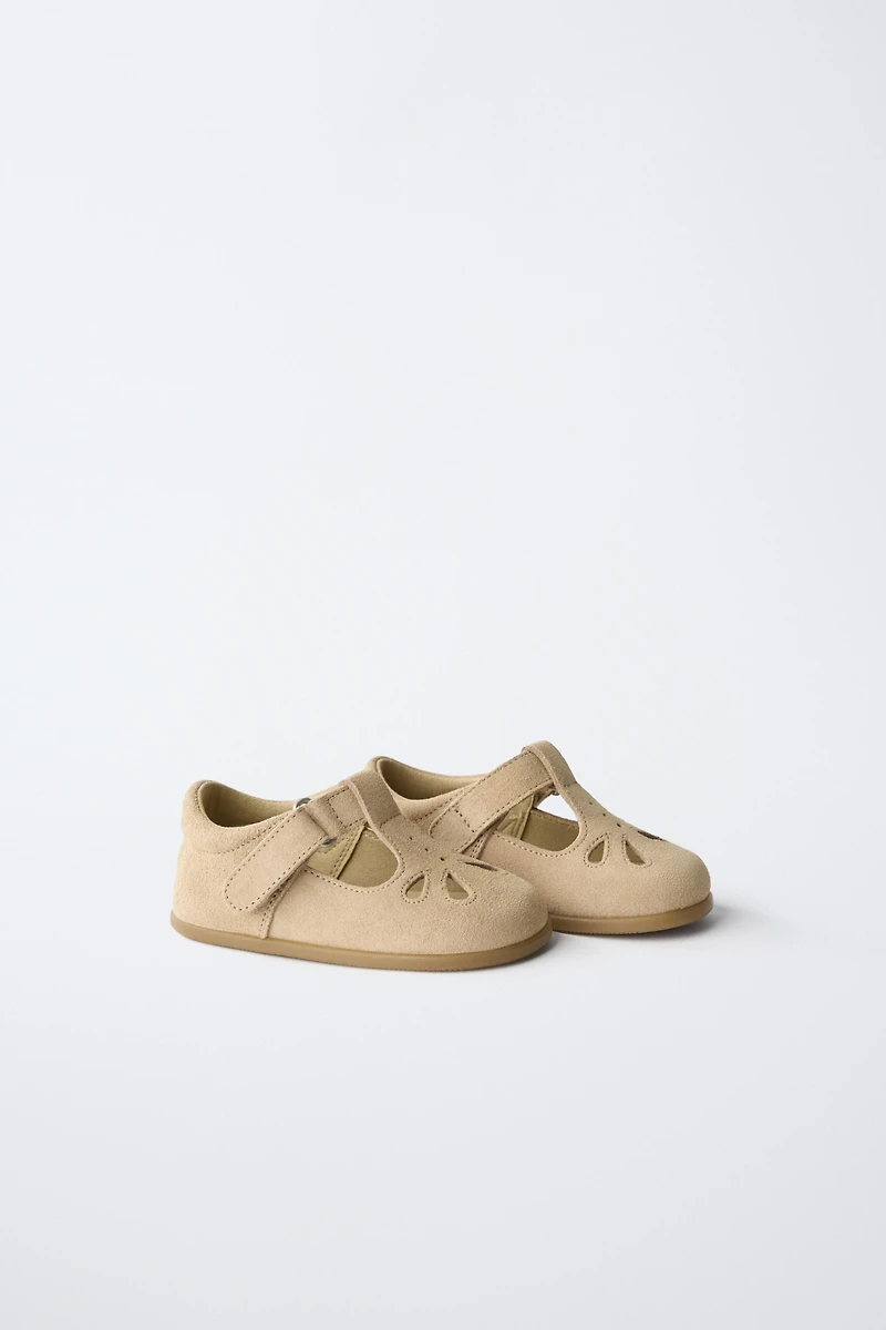 CHAUSSURES EN CUIR