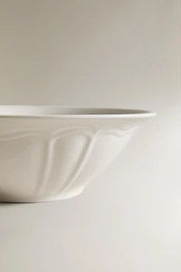 PORCELAIN SALAD BOWL WITH RAISED PATTERN