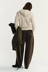 HOODED SWEATSHIRT