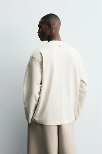 HEAVYWEIGHT LONG SLEEVE T-SHIRT WITH STUD