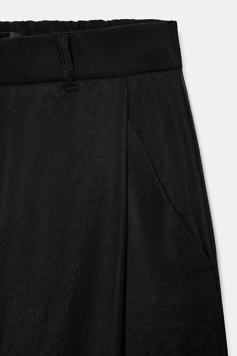 FLOWY PLEATED PANTS