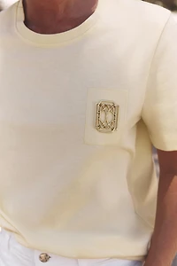 BROOCH T-SHIRT