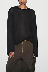TOP EN MAILLE AJOURÉ