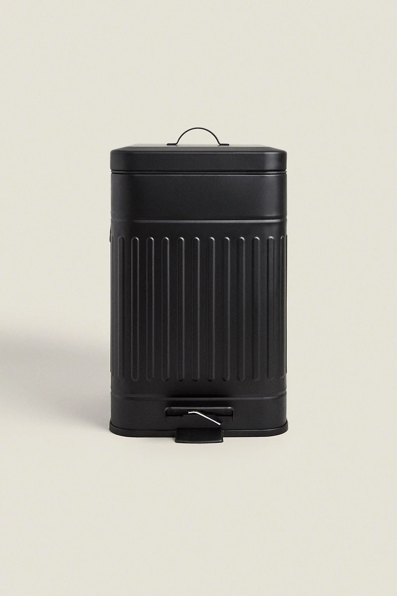 SMALL KITCHEN TRASH CAN