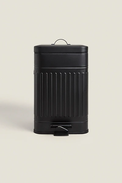 SMALL KITCHEN TRASH CAN