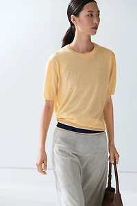Short-sleeve fine-knit sweater
