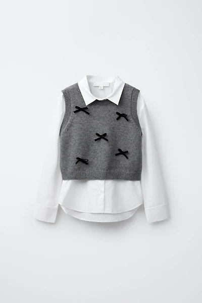 POPLIN SHIRT WITH KNITTED VEST AND VELVET BOWS