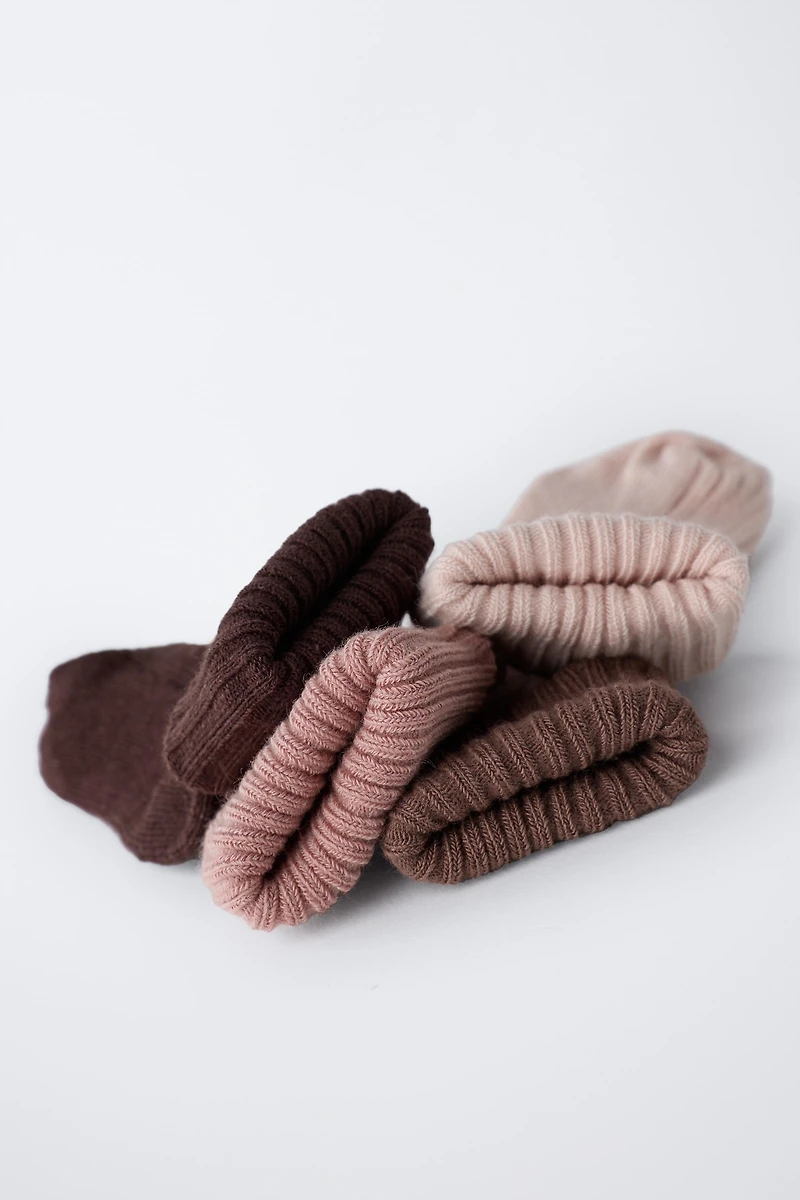 FOUR-PACK OF SOCKS A BOX