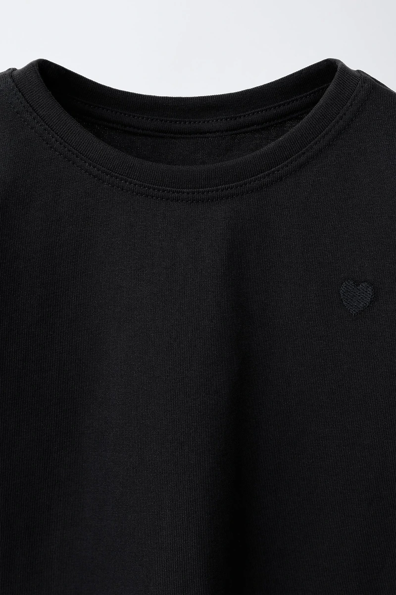 EMBROIDERED HEART T-SHIRT