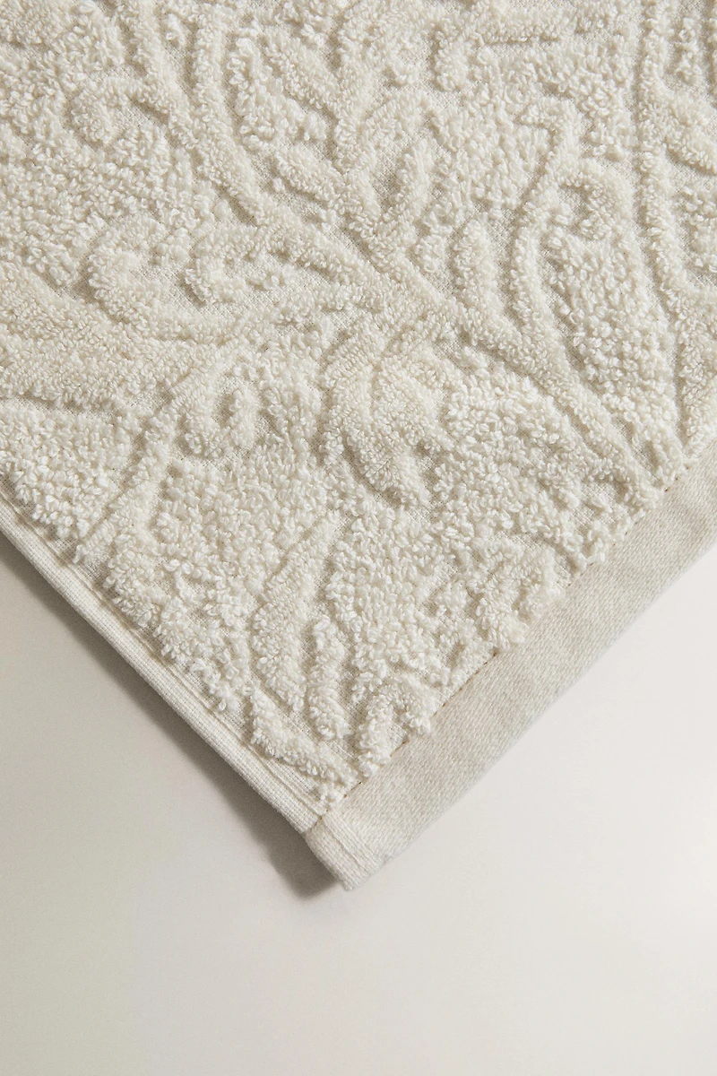 SERVIETTE DE BAIN JACQUARD FLEURS