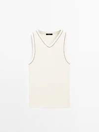 100% cotton T-shirt with contrast detail