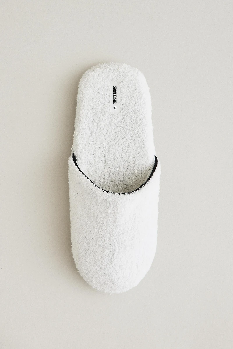BATHROOM TERRYCLOTH SLIPPERS WITH PIPING