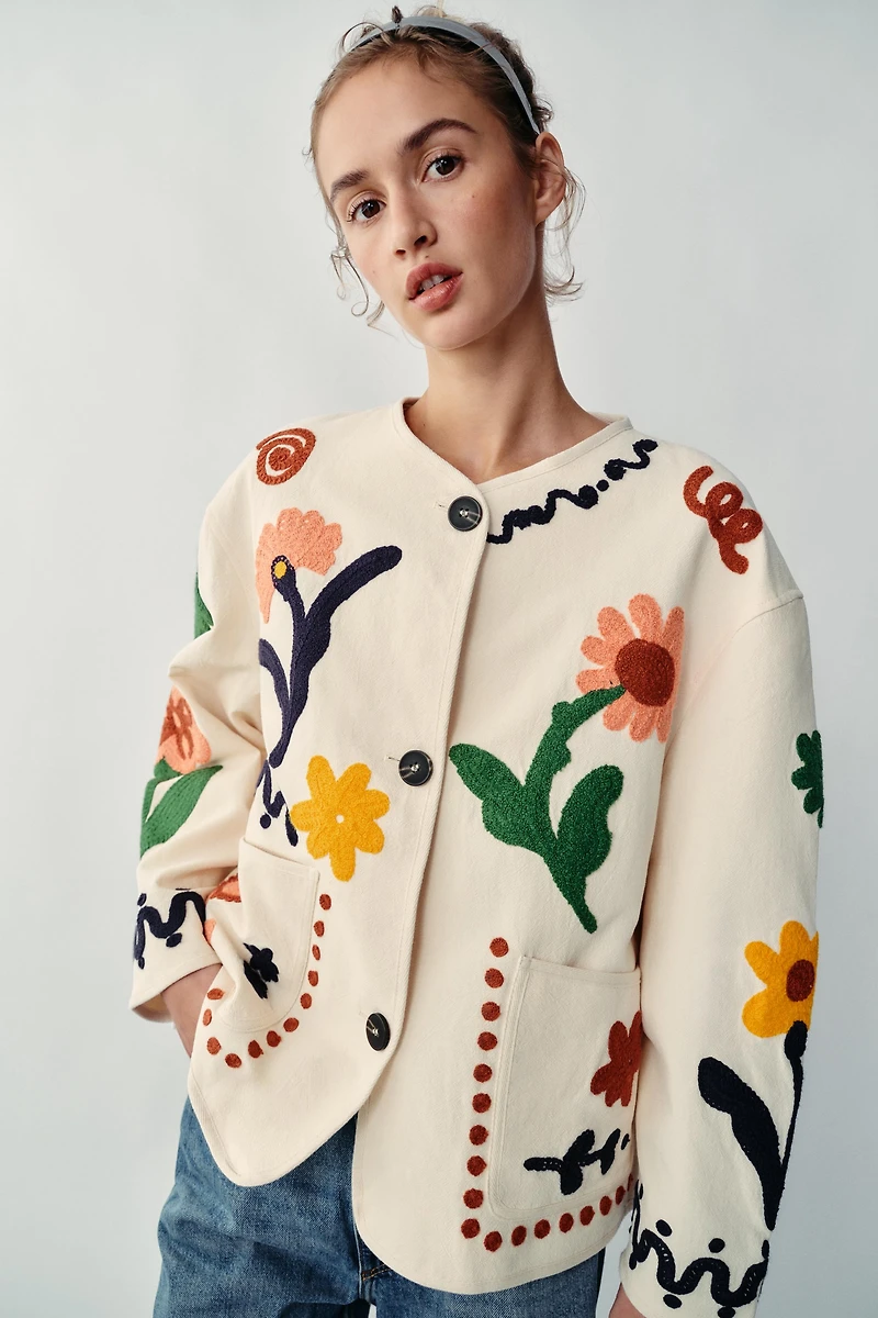 FLORAL EMBROIDERED JACKET